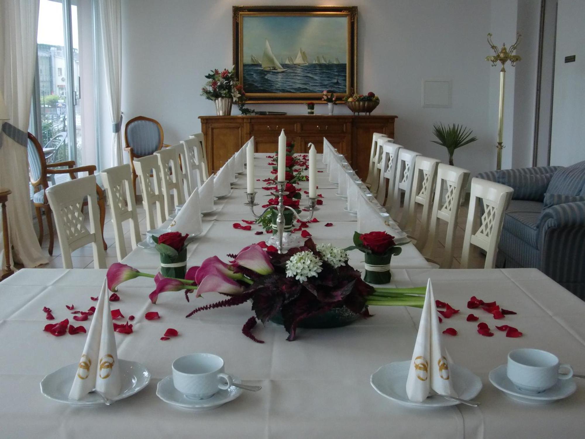 Hotel Am Yachthafen วาเริน ภายนอก รูปภาพ