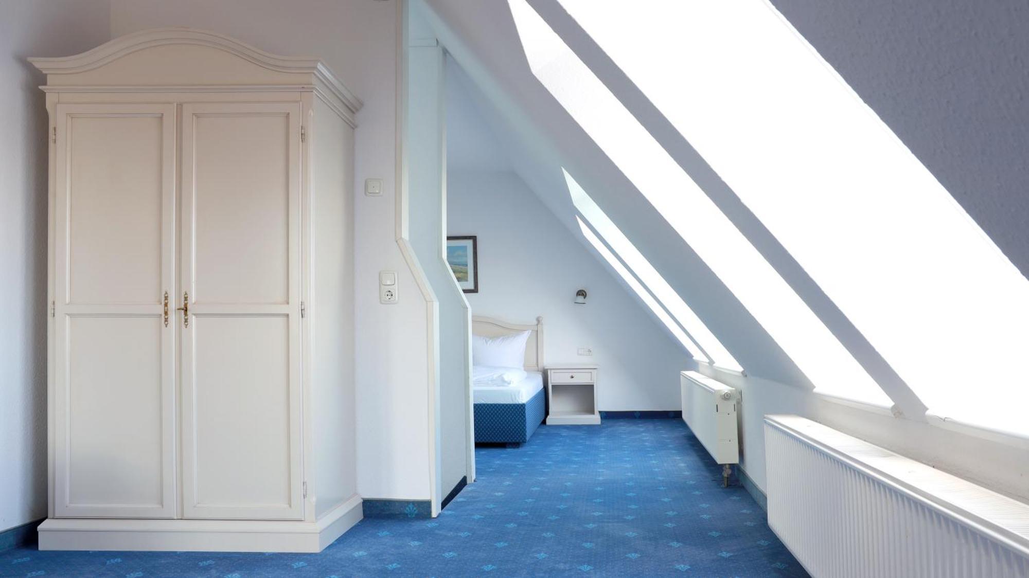 Hotel Am Yachthafen วาเริน ภายนอก รูปภาพ