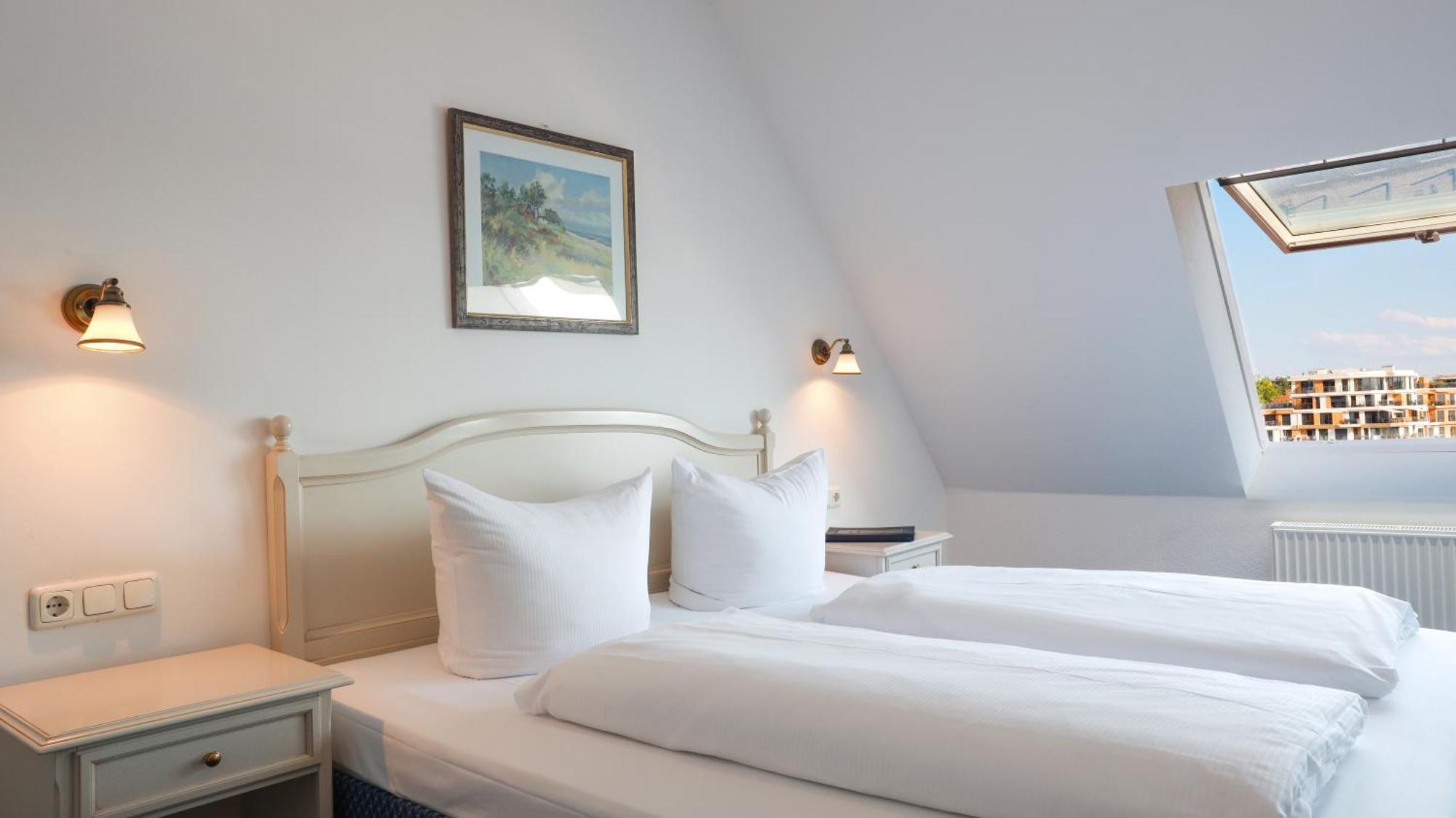 Hotel Am Yachthafen วาเริน ภายนอก รูปภาพ