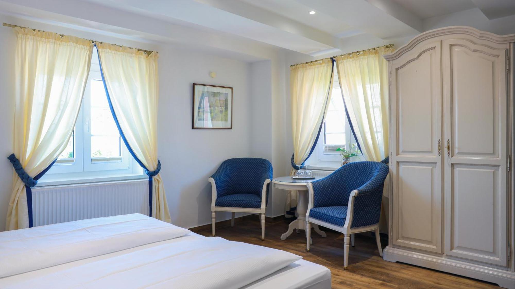 Hotel Am Yachthafen วาเริน ภายนอก รูปภาพ
