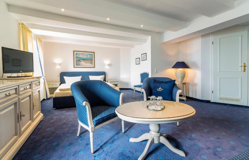 Hotel Am Yachthafen วาเริน ภายนอก รูปภาพ